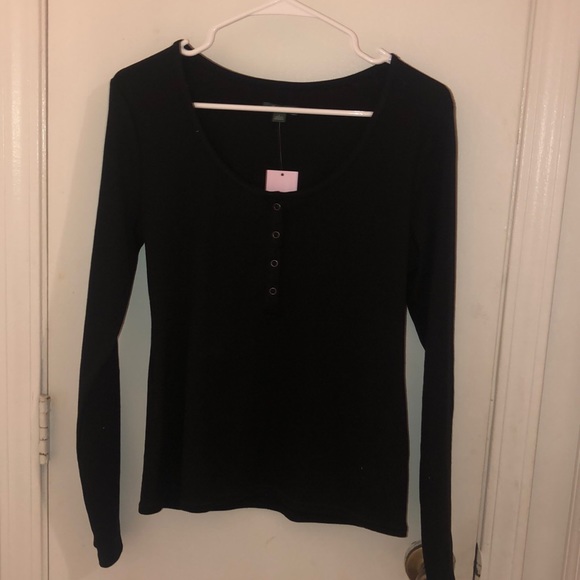 Long sleeve black top - Picture 1 of 1